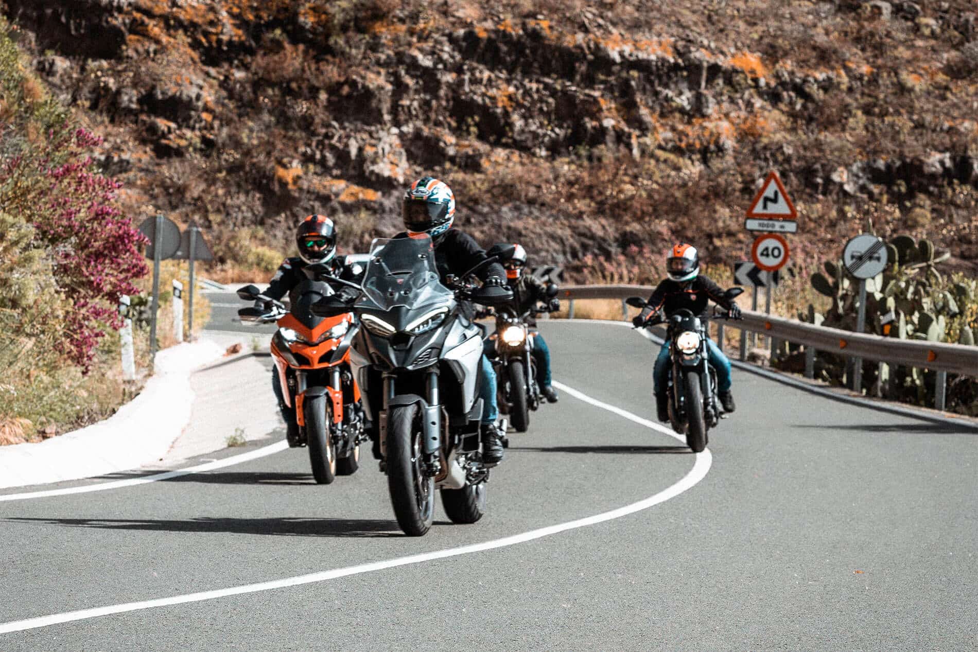 Quel contrat d'assurance choisir pour bien s'assurer à moto ? - Live Love  Ride - Le blog iCasque